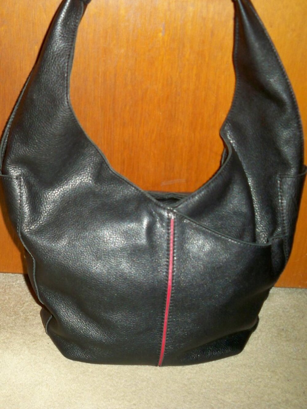 Hammitt TOM Black Leather Handbag with gold hardware and gold zipper-EUC!! $525 - Picture 2 of 6